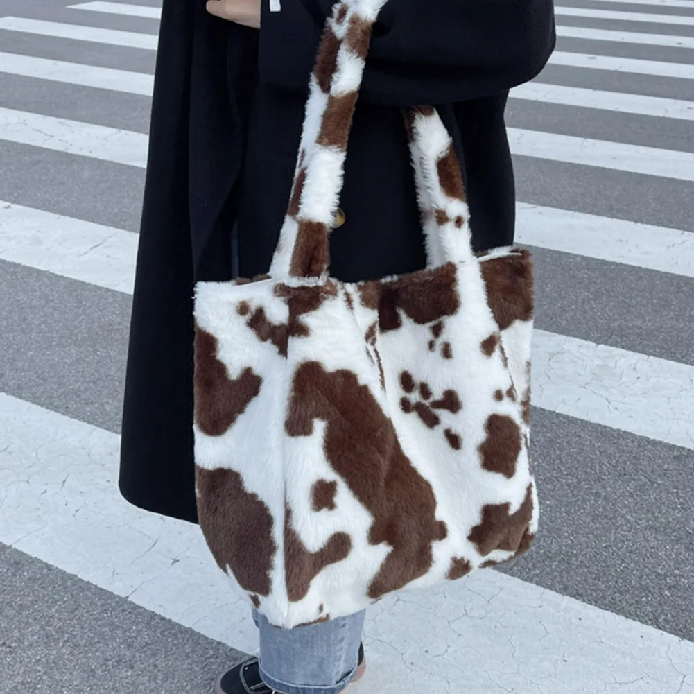 Fashion Women's Plush Bag Cow Milk Print Shoulder Bag Casual Large Capacity Shopping Bag Female Autumn Winter Tote Handbags
Fashion Women's Plush Bag Cow Milk Print Shoulder Bag Casual Large Capacity Shopping Bag Female Autumn Winter Tote Handbags