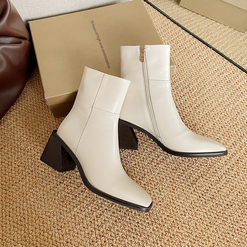 Thick High Heels Boots woman cow leather Female Ankle Boots Autumn Winter Side Zipper Winter Newest Wedding Casual Winter Boots
Thick High Heels Boots woman cow leather Female Ankle Boots Autumn Winter Side Zipper Winter Newest Wedding Casual Winter Boots