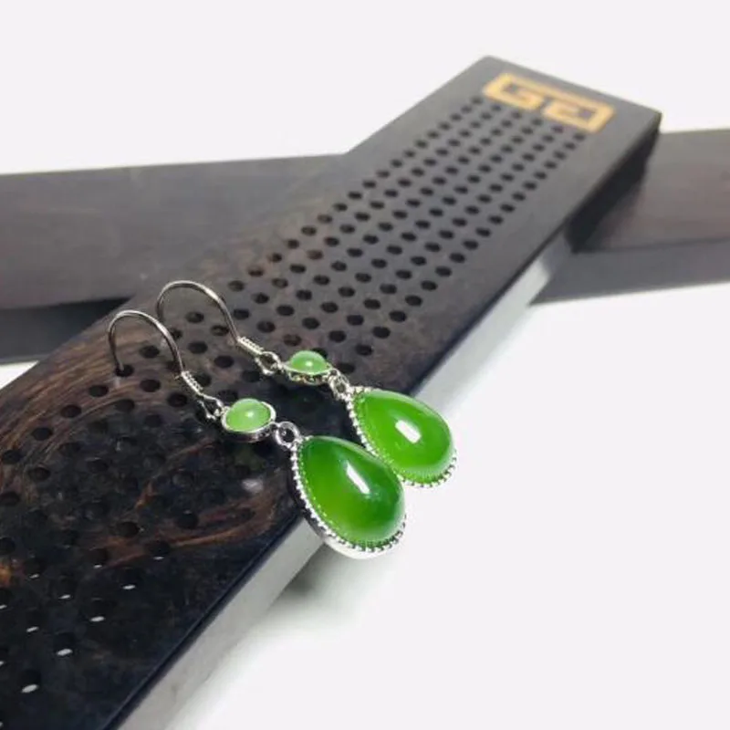 Великолепный Благородный 925 стерлингового серебра (Hetian) нефрита Jade Jasper Капля воды крюк в виде капель с кристаллами в форме Мода для женщин, ю... 
Великолепный Благородный 925 стерлингового серебра (Hetian) нефрита Jade Jasper Капля воды крюк в виде капель с кристаллами в форме Мода для женщин, ю...