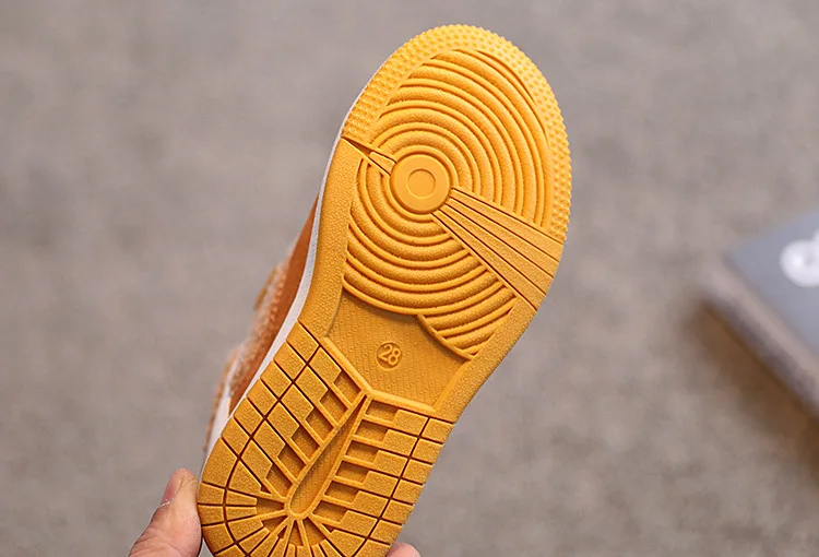 2020 Plush Sneakers for Boys Sport Shoes Unisex Children Casual Shoes Teens Girls Sneakers Keep Warm Winter Sneaker High Quality
2020 Plush Sneakers for Boys Sport Shoes Unisex Children Casual Shoes Teens Girls Sneakers Keep Warm Winter Sneaker High Quality