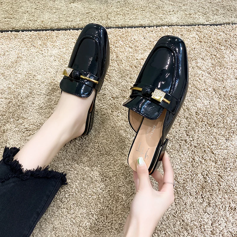 Square heel Shoes Slippers Women Summer Med Luxury Slides Cover Toe Pantofle Block Designer 2021 Rome Fashion Rubber PU Basic
Square heel Shoes Slippers Women Summer Med Luxury Slides Cover Toe Pantofle Block Designer 2021 Rome Fashion Rubber PU Basic