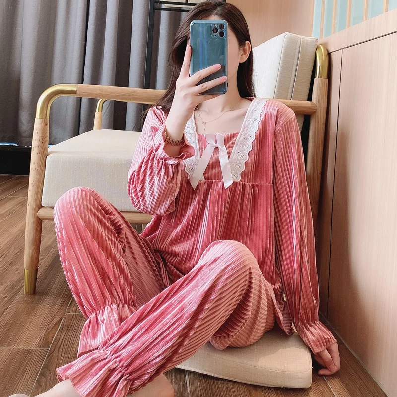 2020 Autumn Winter Long Sleeve Gold Velvet Pajama Sets for Women Cute Lace Sleepwear Suit Pyjamas Homewear Pijama Mujer Clothes
2020 Autumn Winter Long Sleeve Gold Velvet Pajama Sets for Women Cute Lace Sleepwear Suit Pyjamas Homewear Pijama Mujer Clothes