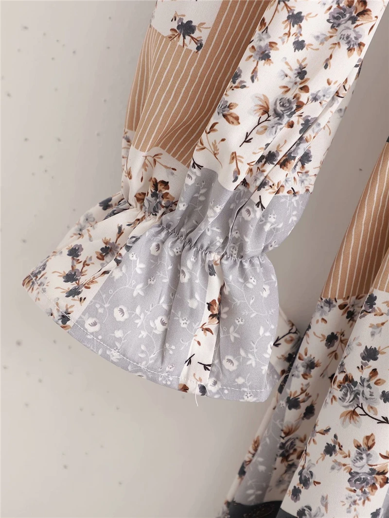 Streetwear Women V-Neck Elastic Waist Dresses 2021 Fashion Ladies Plaid Patchwork Dress Vintage Female Chic Floral Print Dresses
Streetwear Women V-Neck Elastic Waist Dresses 2021 Fashion Ladies Plaid Patchwork Dress Vintage Female Chic Floral Print Dresses