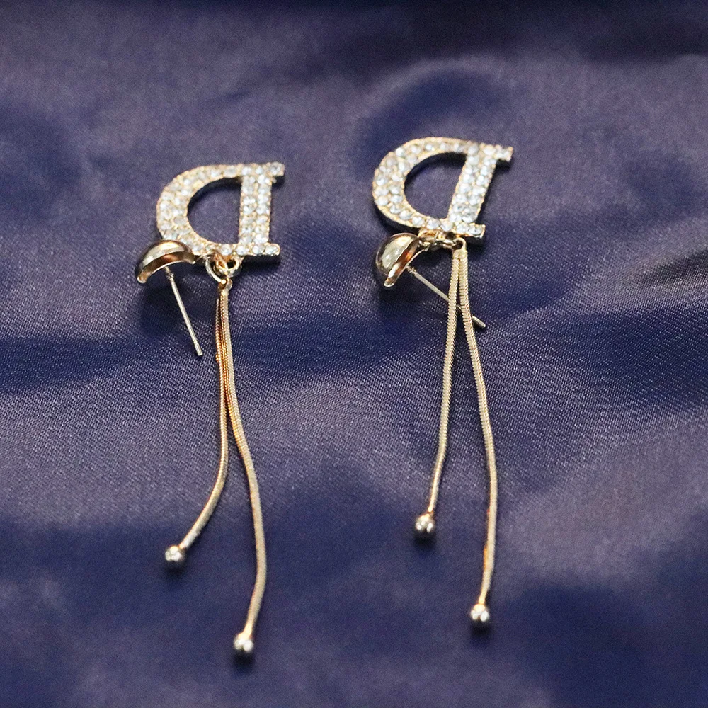 Fashion Luxury Long Earrings, Inlaid Rhinestone D Letter Tassel Earrings Earrings for Ladies Party Jewelry Anniversary Gifts
Fashion Luxury Long Earrings, Inlaid Rhinestone D Letter Tassel Earrings Earrings for Ladies Party Jewelry Anniversary Gifts