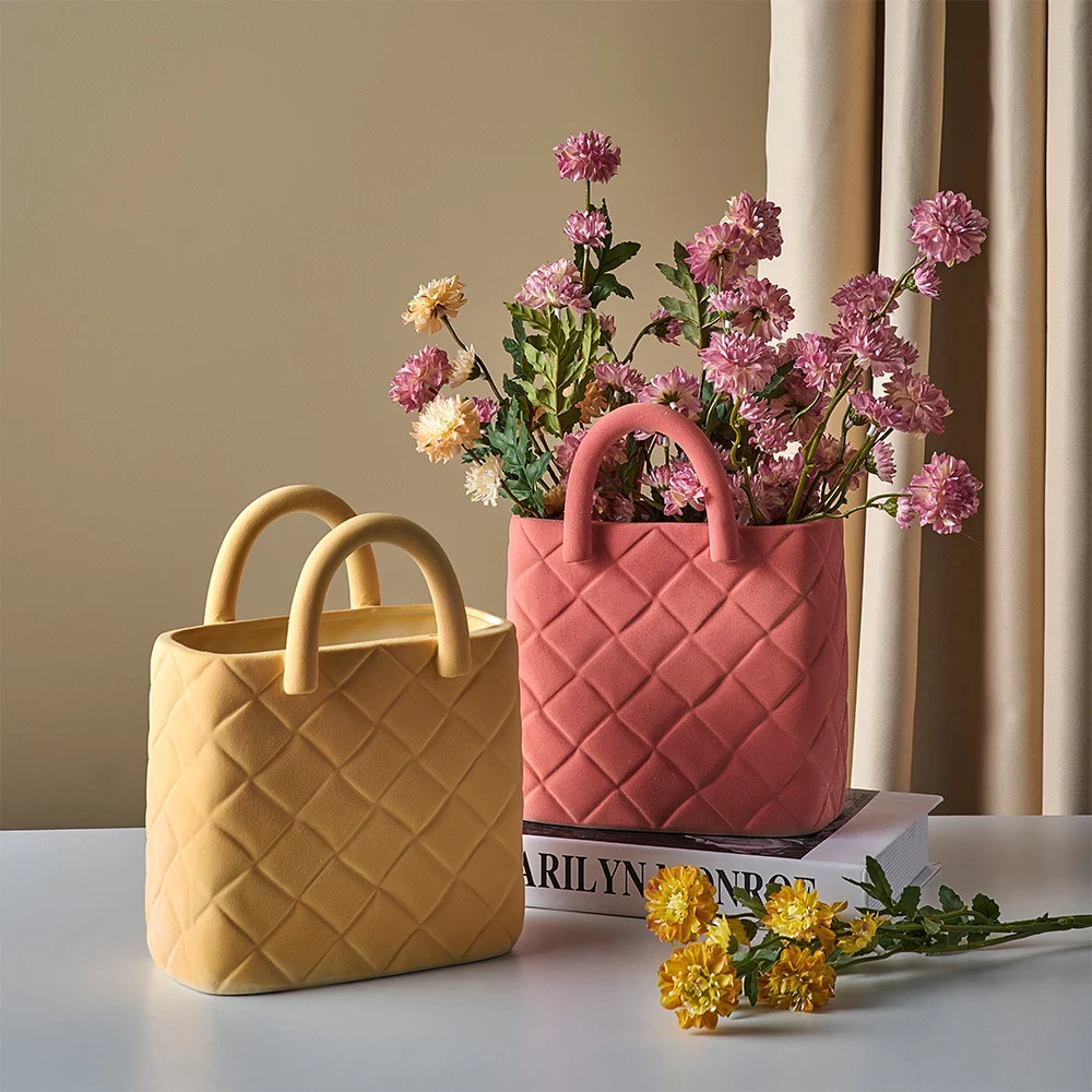 Ceramic Vase Nordic Home Decor Bag Model Living Room Decoration Desk Accessories Flower Vases Wedding Decoration Gifts
Ceramic Vase Nordic Home Decor Bag Model Living Room Decoration Desk Accessories Flower Vases Wedding Decoration Gifts