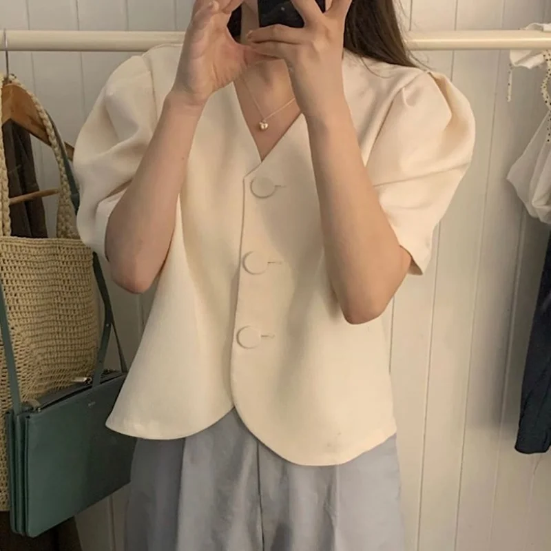 Женская короткая блузка с пышными рукавами, Повседневная однобортная блузка с V-образным вырезом в Корейском стиле, весна-лето 2021
Женская короткая блузка с пышными рукавами, Повседневная однобортная блузка с V-образным вырезом в Корейском стиле, весна-лето 2021