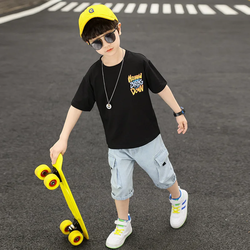 Kids 2pcs boys summer cotton suits new letters printed short-sleeved T-shirt pant new Children's clothes
Kids 2pcs boys summer cotton suits new letters printed short-sleeved T-shirt pant new Children's clothes