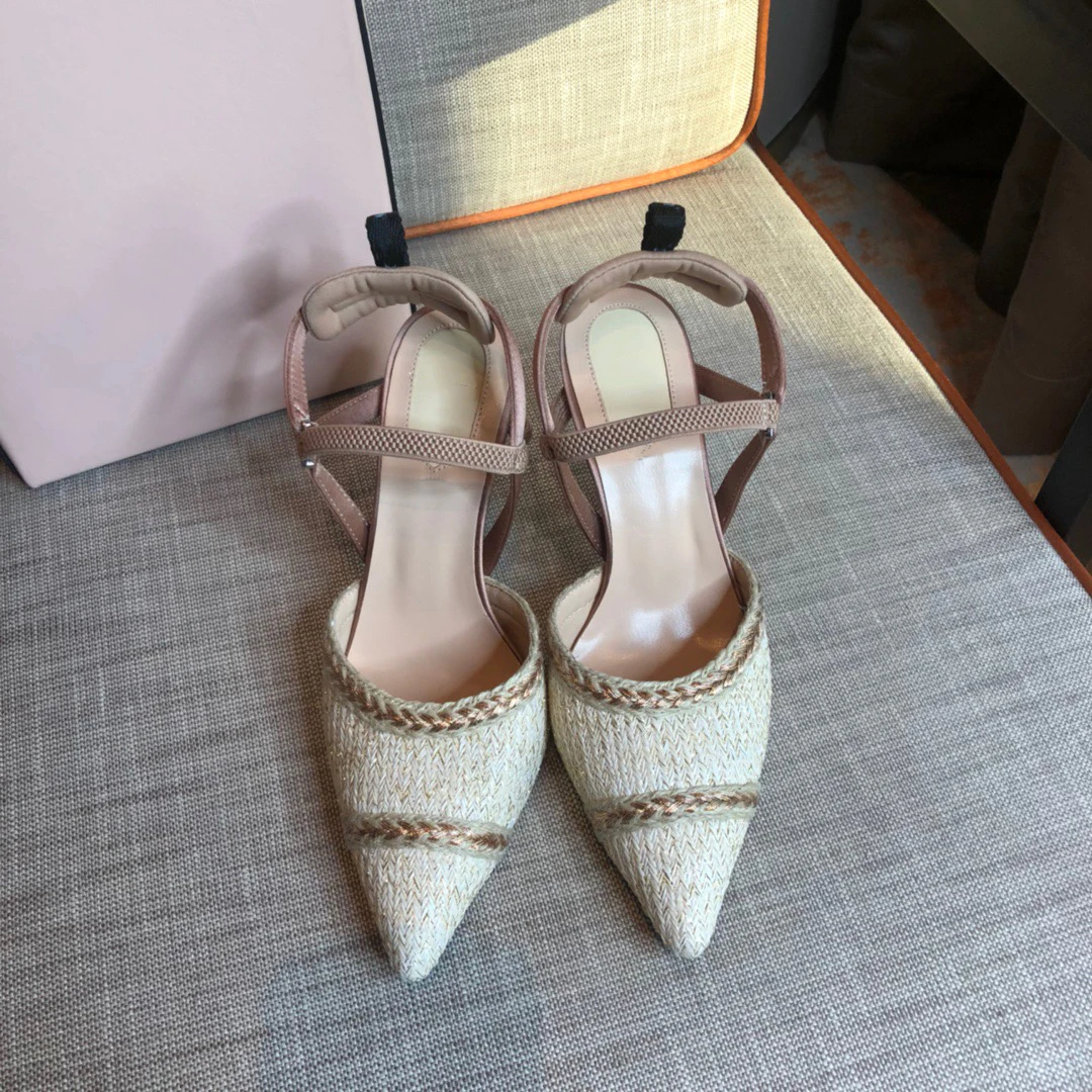 Fashion Sandals Women 2021 New Hollow Pumps Pointed Toe Wedding Shoes Woman Party Dress Shoes Brand Design High Heels Size 35-42
Fashion Sandals Women 2021 New Hollow Pumps Pointed Toe Wedding Shoes Woman Party Dress Shoes Brand Design High Heels Size 35-42