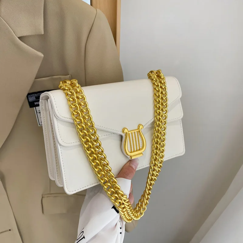 Wriufred Simple chain bag female crossbody bags summer new trendy western style one-shoulder messenger organ Bacchus bag
Wriufred Simple chain bag female crossbody bags summer new trendy western style one-shoulder messenger organ Bacchus bag
