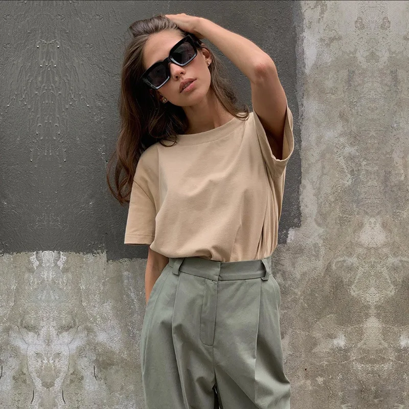2021 Women Khaki Basic Cotton T shirt Short Sleeve O neck Tees Ladies Casual Tee Shirt Street Wear Top Female Loose Tee
2021 Women Khaki Basic Cotton T shirt Short Sleeve O neck Tees Ladies Casual Tee Shirt Street Wear Top Female Loose Tee