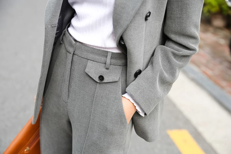 Mozuleva Double Breasted Pockets Thick Women Pant Suit Gray Notched Blazer Jacket & High Waist Straight Pant Winter Women Suits
Mozuleva Double Breasted Pockets Thick Women Pant Suit Gray Notched Blazer Jacket & High Waist Straight Pant Winter Women Suits