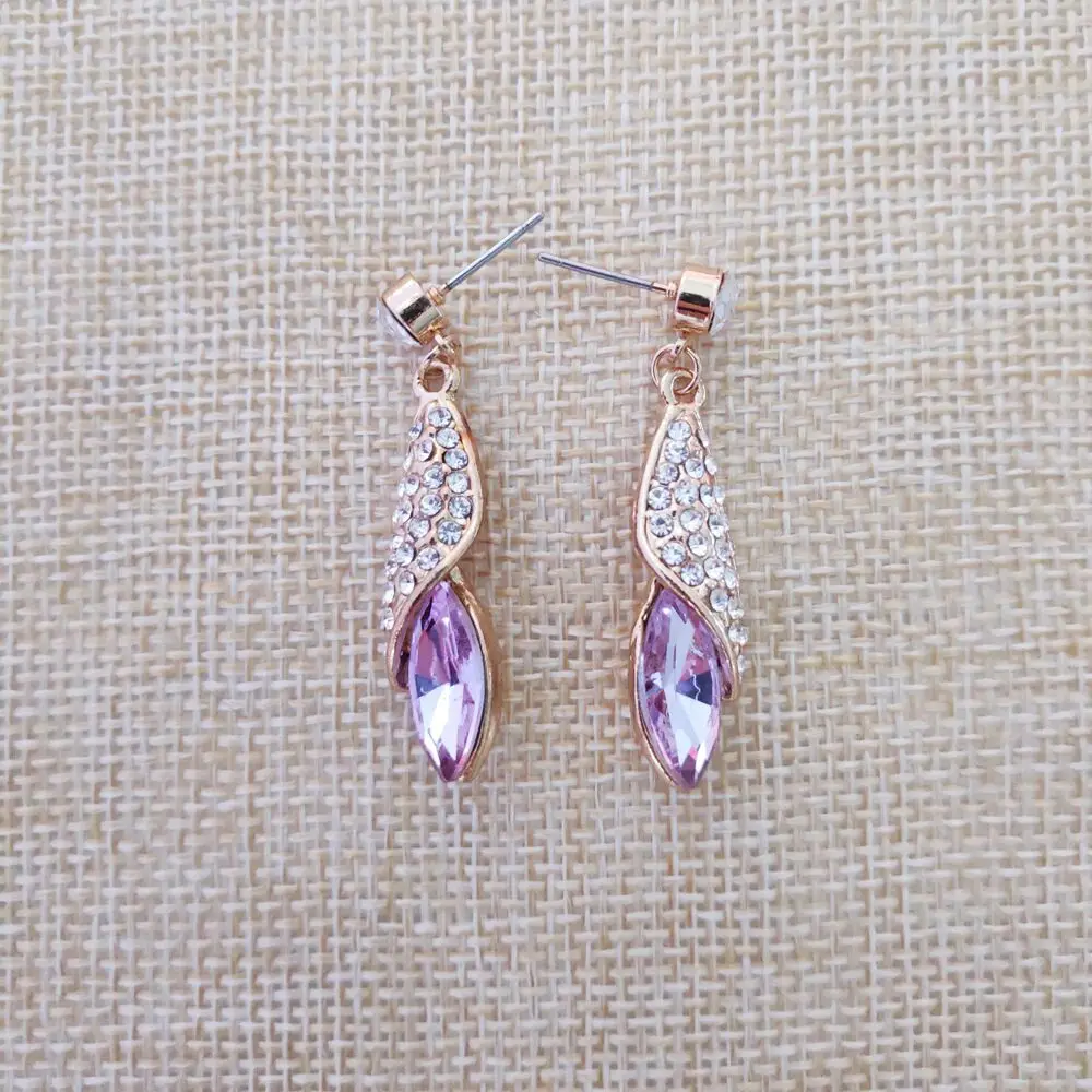 QiLeSen High-Quality Jewelry Crystal Zircon, 925 sterling silver desert light gold light purple women's earrings gift, E0181
QiLeSen High-Quality Jewelry Crystal Zircon, 925 sterling silver desert light gold light purple women's earrings gift, E0181