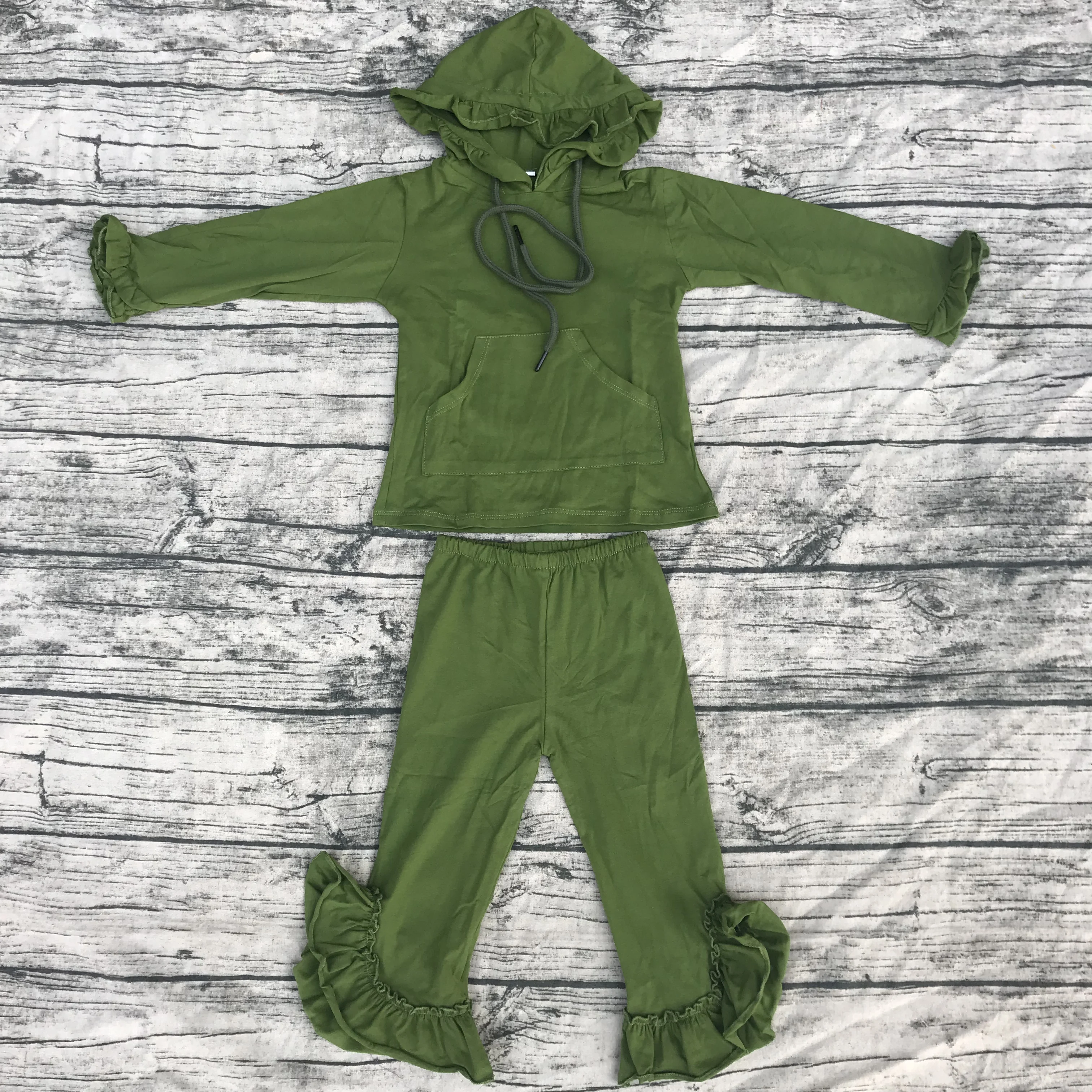 Новейшая модель; зимняя хлопковая одежда для девочек; одежда с оборками и капюшоном, на завязках, с карманами; детская одежда зеленого цвета;... 
Новейшая модель; зимняя хлопковая одежда для девочек; одежда с оборками и капюшоном, на завязках, с карманами; детская одежда зеленого цвета;...