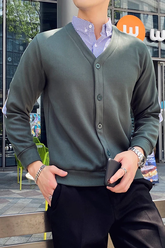British Style Autumn Winter Fake-2pieces Cardigan Men Clothing 2020 Slim Fit Shirt Collar Spliced Casual Knitted Sweaters 3XL-M
British Style Autumn Winter Fake-2pieces Cardigan Men Clothing 2020 Slim Fit Shirt Collar Spliced Casual Knitted Sweaters 3XL-M