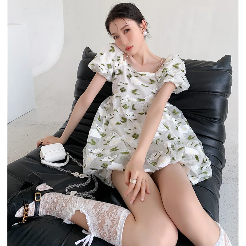 Flower Embroidery Puff Sleeves Female Skirt Summer High Quality Ladies New Fashion Casual Square Collar French Women Dress L3
Flower Embroidery Puff Sleeves Female Skirt Summer High Quality Ladies New Fashion Casual Square Collar French Women Dress L3