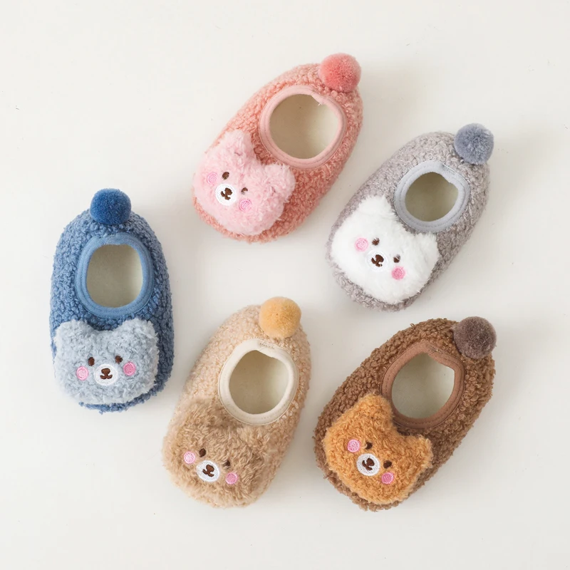 Emmababy 2022 утолщенная напольная обувь для младенцев, для маленьких мальчиков и девочек, украшение с мультяшным медведем, домашняя нескользяща...
Emmababy 2022 утолщенная напольная обувь для младенцев, для маленьких мальчиков и девочек, украшение с мультяшным медведем, домашняя нескользяща...