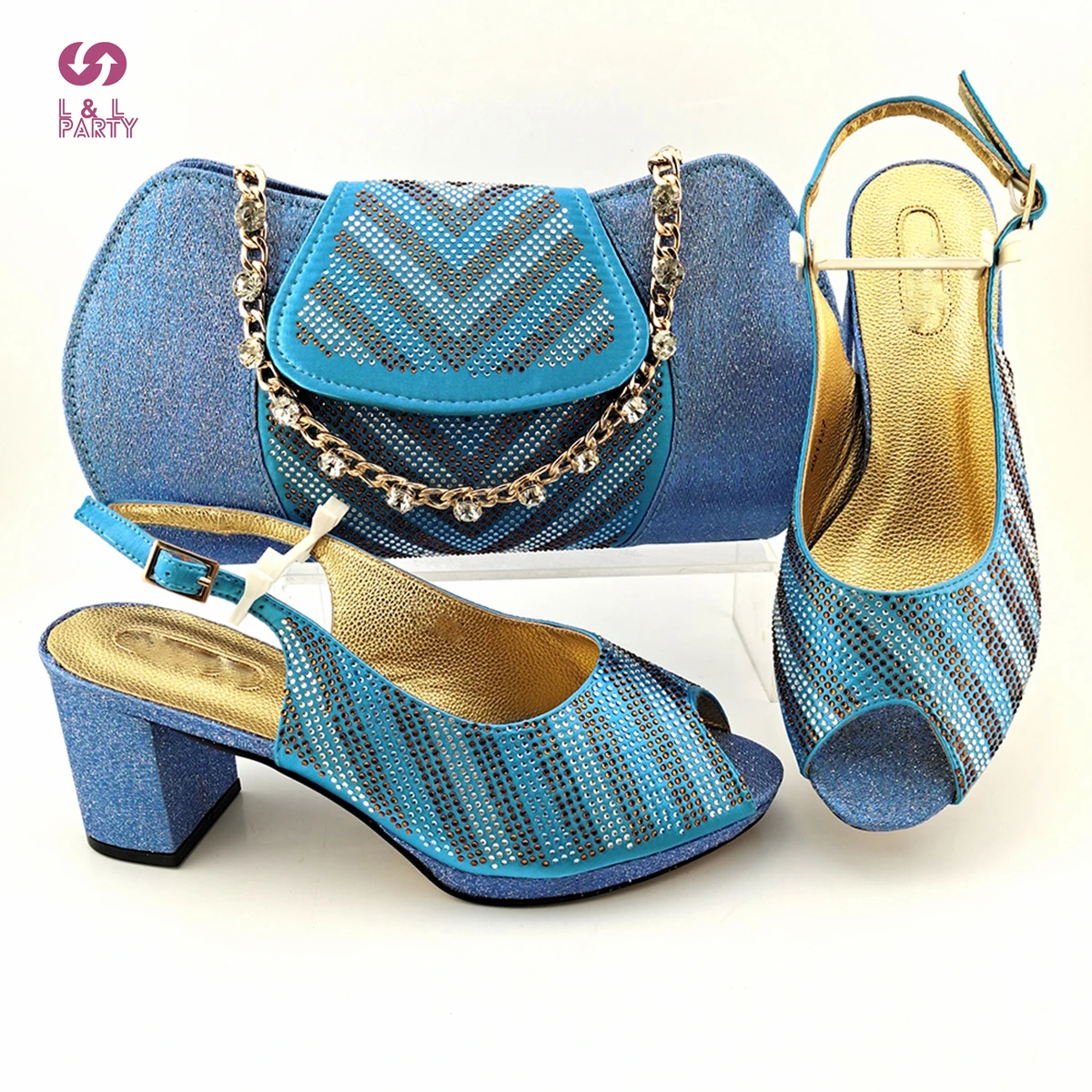 Latest African Women Decorate with Rhinestone Matching Shoes and Bag Set Sky Blue Color 2022 Nigerian Women Shoes and Bag
Latest African Women Decorate with Rhinestone Matching Shoes and Bag Set Sky Blue Color 2022 Nigerian Women Shoes and Bag