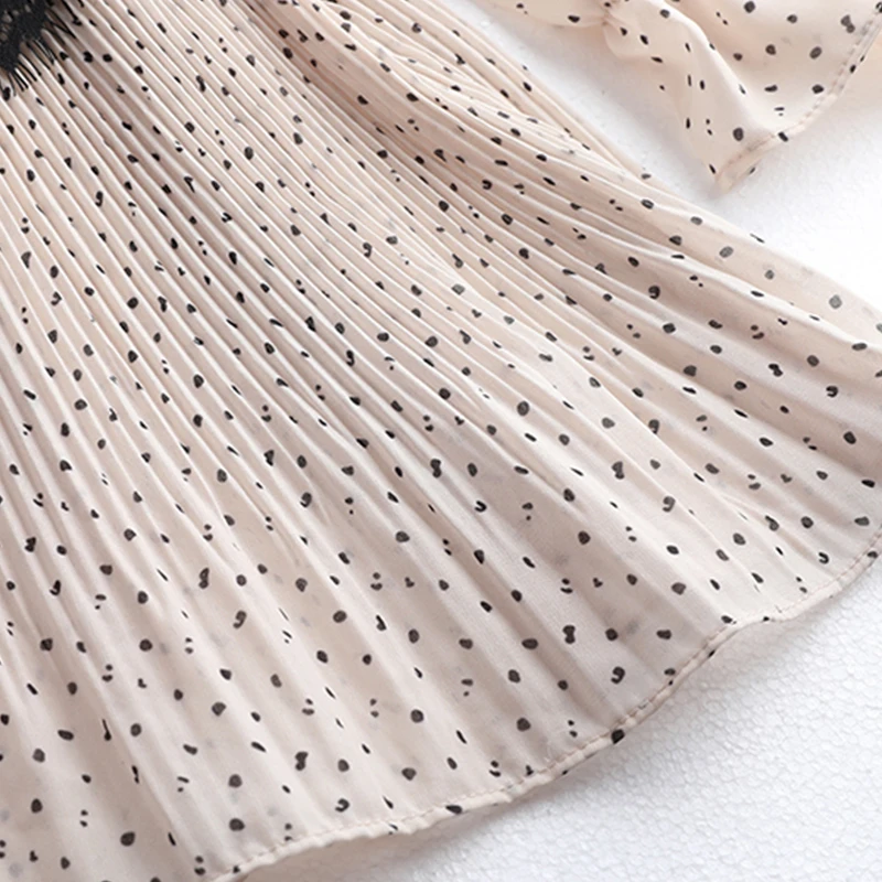 2020 Spring Ruffled Tops Plus Size Fake Two Pieces Of Lace Stitching Polka Dot Chiffon Shirt Female Loose Black Lace Top T08106R
2020 Spring Ruffled Tops Plus Size Fake Two Pieces Of Lace Stitching Polka Dot Chiffon Shirt Female Loose Black Lace Top T08106R