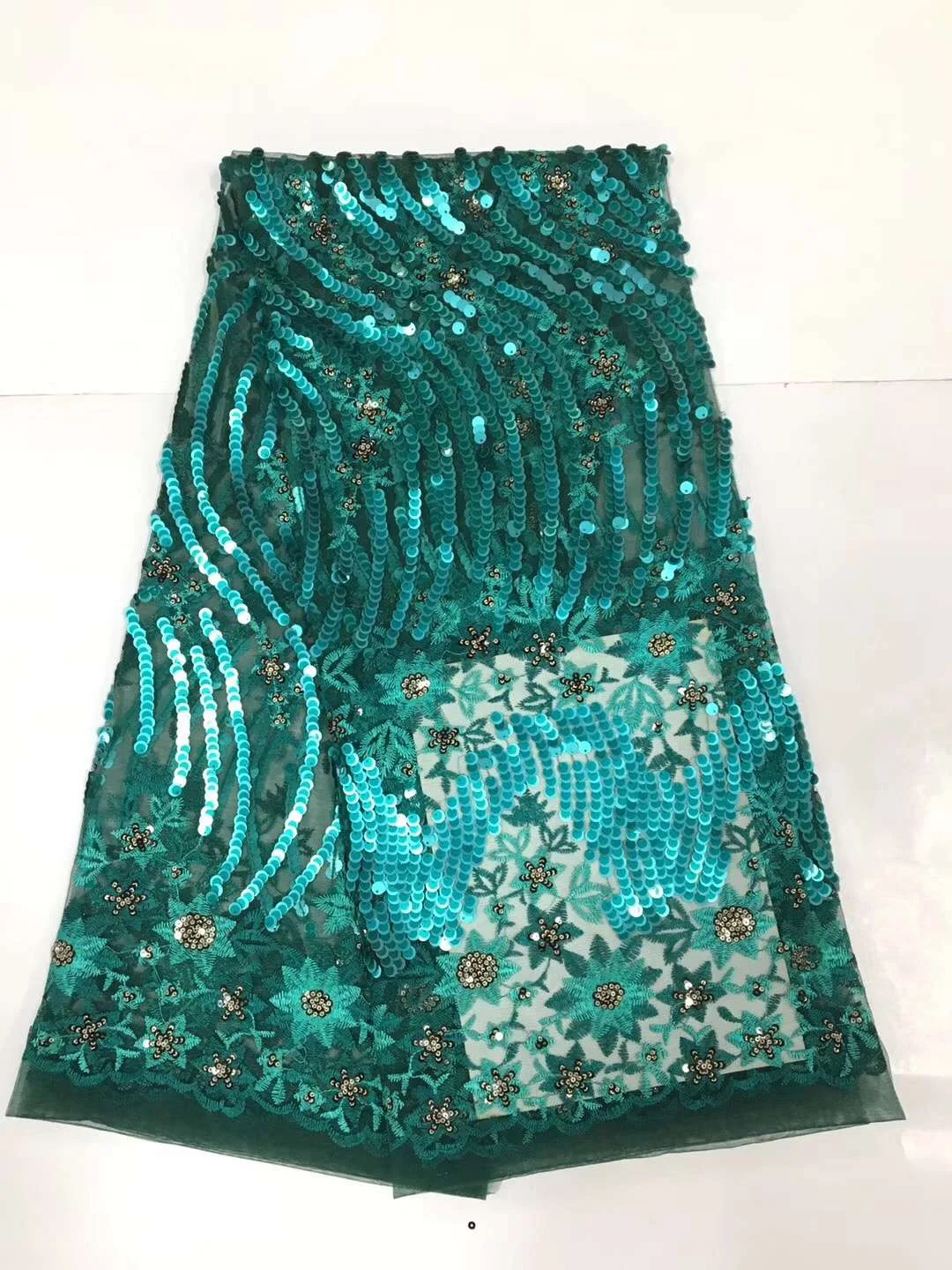 Fashion African Lace Fabric High Quality African 3D Lace Fabric With Sequins For Nigerian Wedding Dress French Lace Fabric D59
Fashion African Lace Fabric High Quality African 3D Lace Fabric With Sequins For Nigerian Wedding Dress French Lace Fabric D59