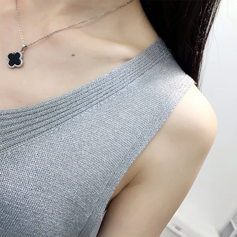 Hollow Out V-Neck Knitted Tank Top Women Clothes 2020 Fashion Summer Tops Tees Bright Silk Womens Sleeveless Vest Vetement Femme
Hollow Out V-Neck Knitted Tank Top Women Clothes 2020 Fashion Summer Tops Tees Bright Silk Womens Sleeveless Vest Vetement Femme