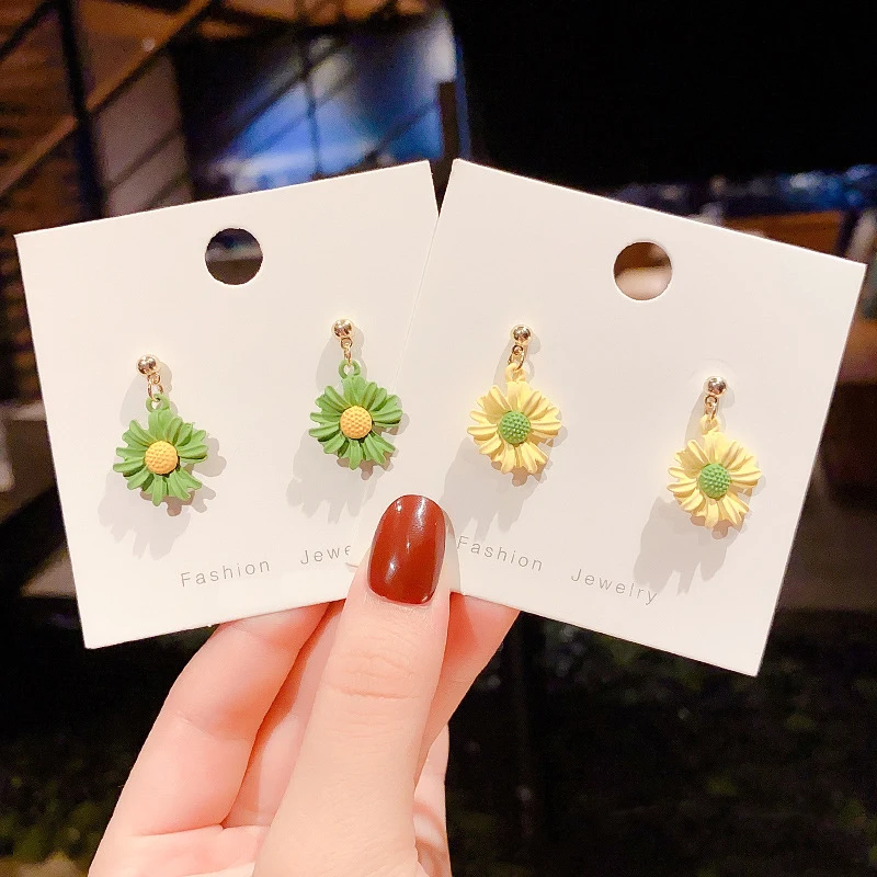S925 Silver Needle Starfish Earrings New Hot Selling Small Fresh Color Daisy Temperament Versatile Design Ear Pendant Trend
S925 Silver Needle Starfish Earrings New Hot Selling Small Fresh Color Daisy Temperament Versatile Design Ear Pendant Trend