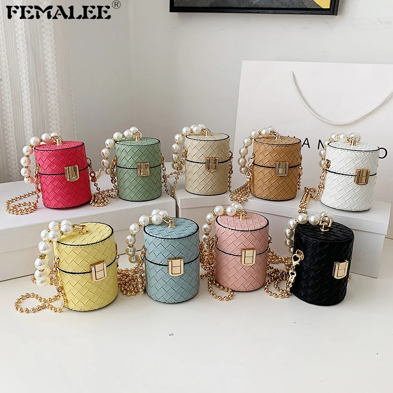 Mini Weaving Fashion Bucket Handbag For Women 2021 Pearl Hand Clutch Evening Party Purse Female Designer Shoulder Messenger Sac
Mini Weaving Fashion Bucket Handbag For Women 2021 Pearl Hand Clutch Evening Party Purse Female Designer Shoulder Messenger Sac