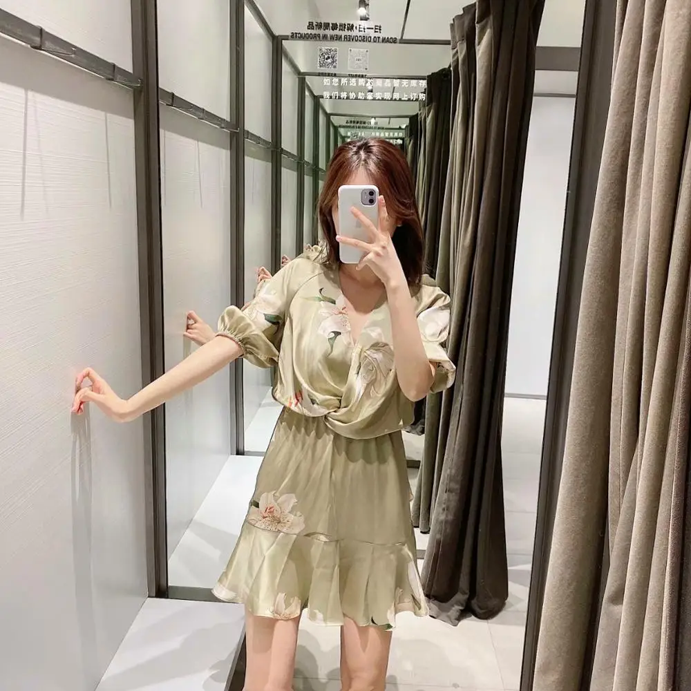 ZA Flower Mini Summer Dress Women 2020 Short Sleeve V-Neck Elastic Waistband Front Knot Female Pleated Elegant Dresses Vestidos
ZA Flower Mini Summer Dress Women 2020 Short Sleeve V-Neck Elastic Waistband Front Knot Female Pleated Elegant Dresses Vestidos