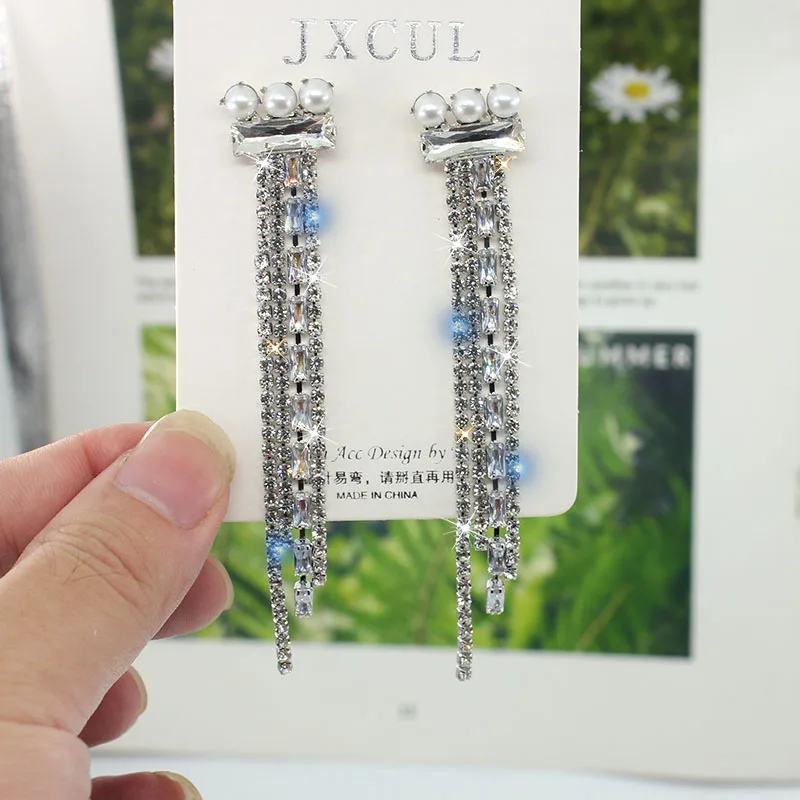2020 New Korean TV Star Elegant Shiny Rhinestone Drop Earrings for Women Metal Circle Crystal Oorbellen Party Jewery
2020 New Korean TV Star Elegant Shiny Rhinestone Drop Earrings for Women Metal Circle Crystal Oorbellen Party Jewery
