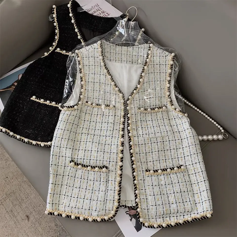 Pearl Buckle Vest Women 'S Autumn Wear Bright Silk Loose Vest Coat Women 'S Autumn 2021 New Fashion
Pearl Buckle Vest Women 'S Autumn Wear Bright Silk Loose Vest Coat Women 'S Autumn 2021 New Fashion
