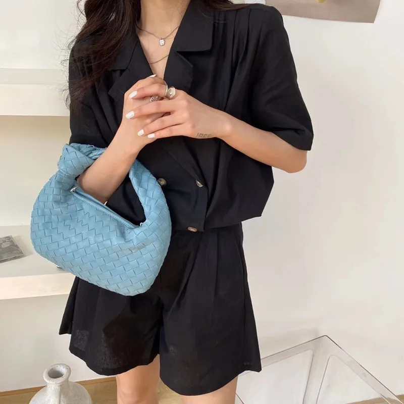2021 Summer New Style One-Shoulder Large Underarm Croissant Woven Cloud Bag Wild Fashion Candy Color Small Female Bag
2021 Summer New Style One-Shoulder Large Underarm Croissant Woven Cloud Bag Wild Fashion Candy Color Small Female Bag