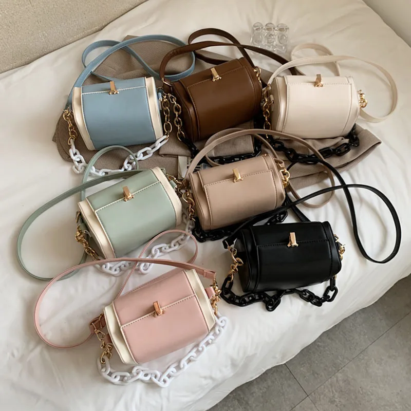 Acrylic Chain Design Women's Shoulder Bags 2021 Summer New Solid Color Designer Handbags Female Travel Pu Leather Crossbody Bag 
Acrylic Chain Design Women's Shoulder Bags 2021 Summer New Solid Color Designer Handbags Female Travel Pu Leather Crossbody Bag
