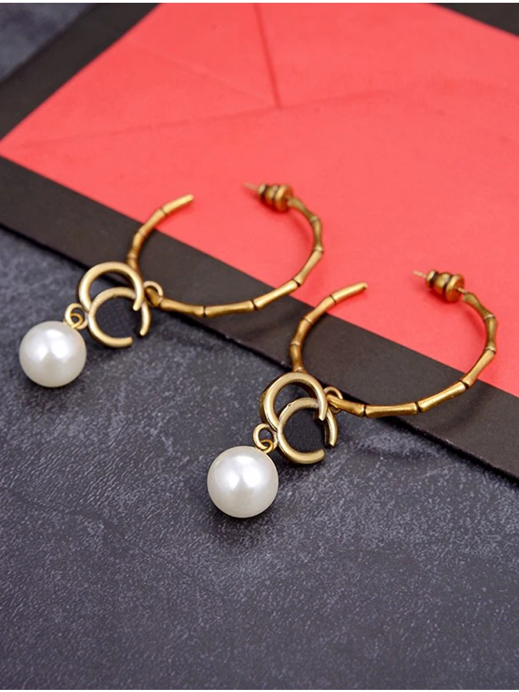 New Pearl large hoop earrings for women 2021 Romantic Charms Simple Fashion Jewelry Stud Earrings Banquet Gift Free Shipping 
New Pearl large hoop earrings for women 2021 Romantic Charms Simple Fashion Jewelry Stud Earrings Banquet Gift Free Shipping