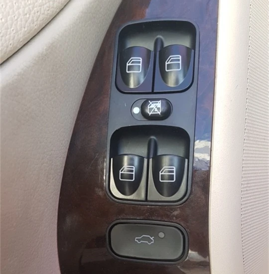 2098203410 2038200110 Power Control Window Switch Front left For MERCEDES SL500 C CLASS W203 C200 C220 2038210679 A2038210679
2098203410 2038200110 Power Control Window Switch Front left For MERCEDES SL500 C CLASS W203 C200 C220 2038210679 A2038210679