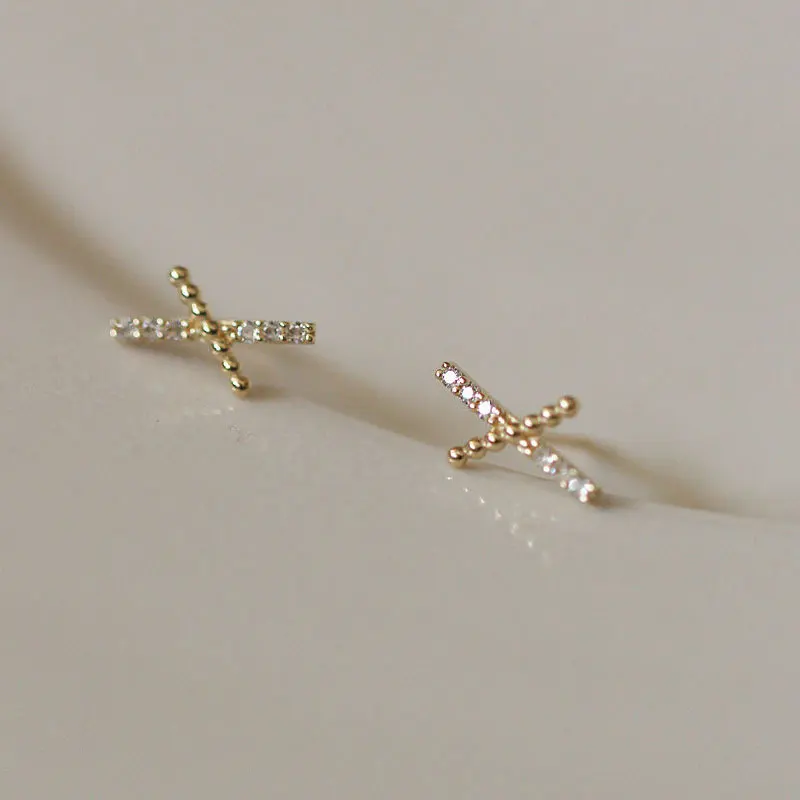 

S925 sterling silver stud earrings, a row of gold beans row diamonds, zircon X-shaped fashion small earring