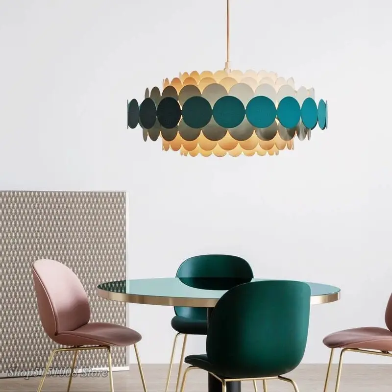 Modern restaurant led chandelier, Nordic creative metal lamp, home decoration, circular lighting accessories.
Modern restaurant led chandelier, Nordic creative metal lamp, home decoration, circular lighting accessories.