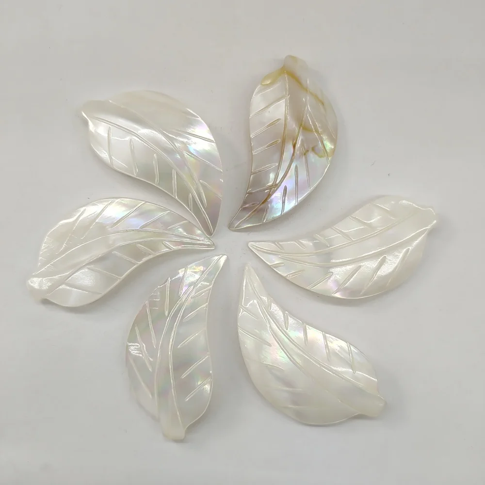 Natural Freshwater Shell Pendant Leaf Shape White Carved Pattern Suitable for DIY Making Exquisite Jewelry Necklace Accessories
Natural Freshwater Shell Pendant Leaf Shape White Carved Pattern Suitable for DIY Making Exquisite Jewelry Necklace Accessories
