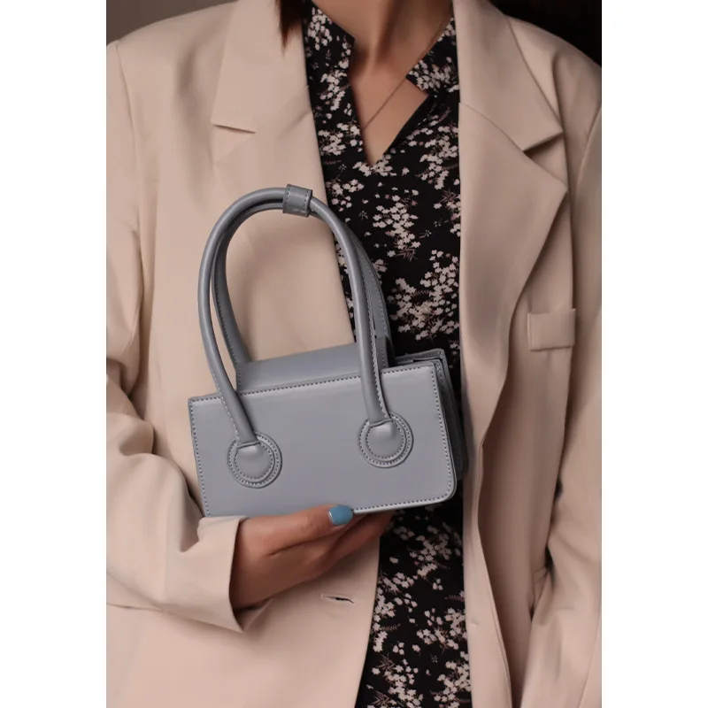 Простая Корейская версия 2021, летняя новая портативная мини-сумка на выбор, женская сумка-мессенджер
Простая Корейская версия 2021, летняя новая портативная мини-сумка на выбор, женская сумка-мессенджер