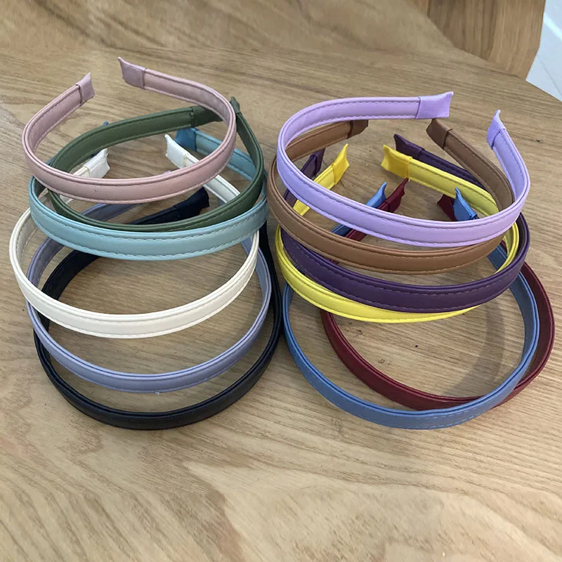 Fashion PU Leather Thin Women Headband Retro Hairbands For Women Girls Hair Band Female Hair Accessories Handmade Head Hoop
Fashion PU Leather Thin Women Headband Retro Hairbands For Women Girls Hair Band Female Hair Accessories Handmade Head Hoop