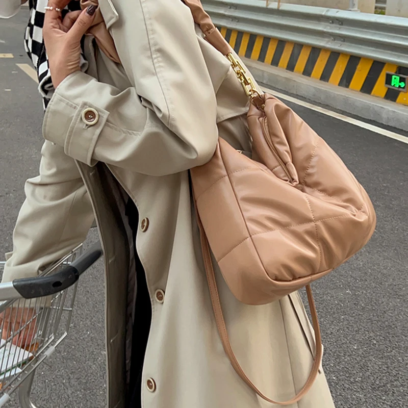 Luxury Plaid Pattern Handbags Brand Designer Women Soft PU Leather Bucket Bags Ladies Fashion Retro Style Shopper Shoulder Bags
Luxury Plaid Pattern Handbags Brand Designer Women Soft PU Leather Bucket Bags Ladies Fashion Retro Style Shopper Shoulder Bags