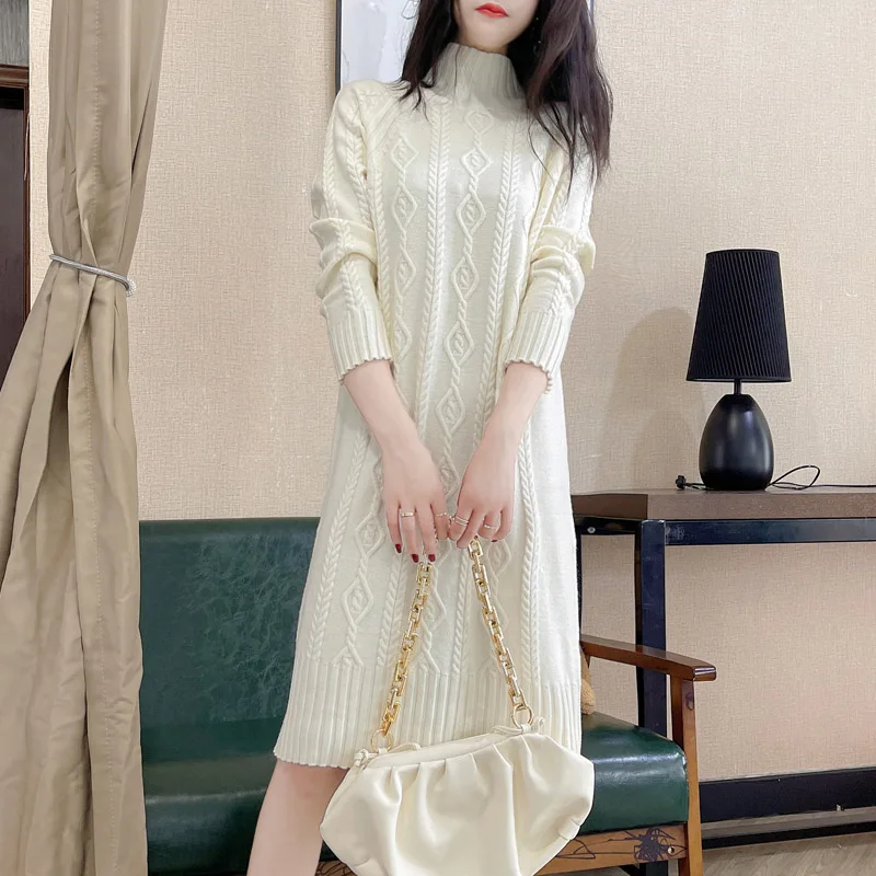 Женское вязаное платье-свитер с длинным рукавом и круглым вырезом
Женское вязаное платье-свитер с длинным рукавом и круглым вырезом