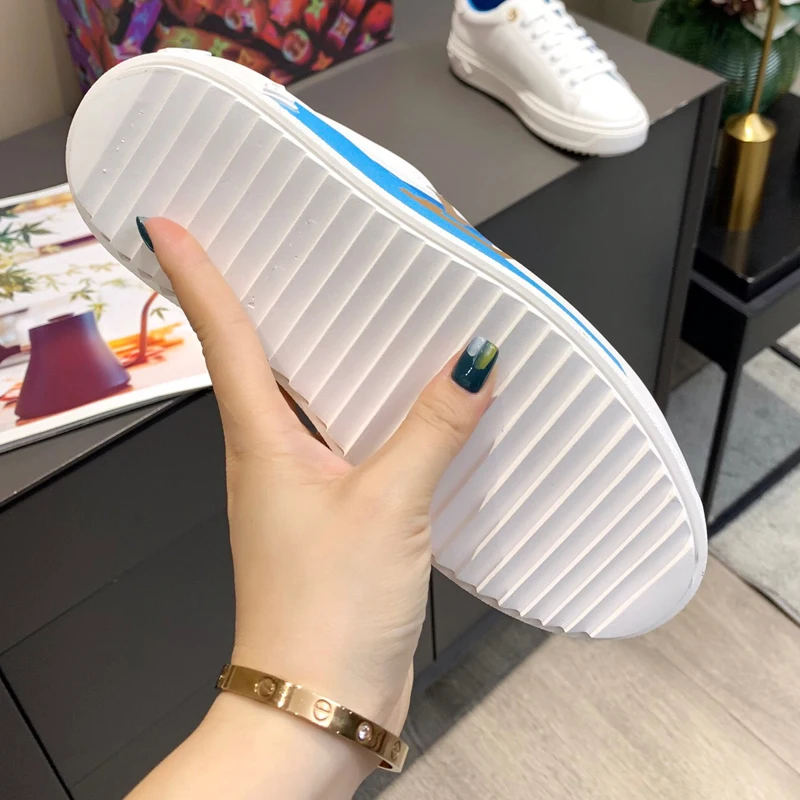 Genuine Leather Little White Shoes Valentine Shoes Womens Flats Skate Lightsome Shoes Body Shoes Woman Brand Fashion Leisure
Genuine Leather Little White Shoes Valentine Shoes Womens Flats Skate Lightsome Shoes Body Shoes Woman Brand Fashion Leisure