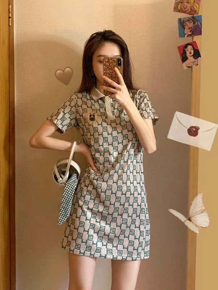 Knitted Casual Summer Women Sweater Dress Straight Thigh Length Elegant Polo Neck Short Sleeve Mini Female Dress 2021 New
Knitted Casual Summer Women Sweater Dress Straight Thigh Length Elegant Polo Neck Short Sleeve Mini Female Dress 2021 New