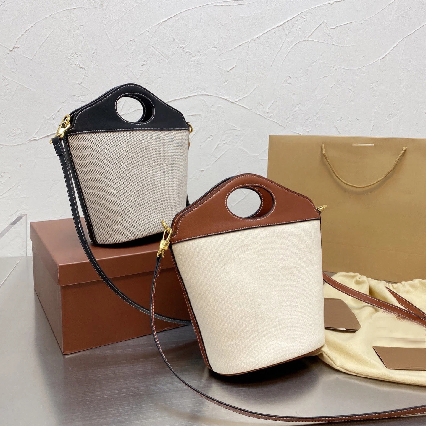 Vintage canvas bucket bag luxury brand shoudler bag fashion crossbody bag for women famous designer ladies handbags
Vintage canvas bucket bag luxury brand shoudler bag fashion crossbody bag for women famous designer ladies handbags