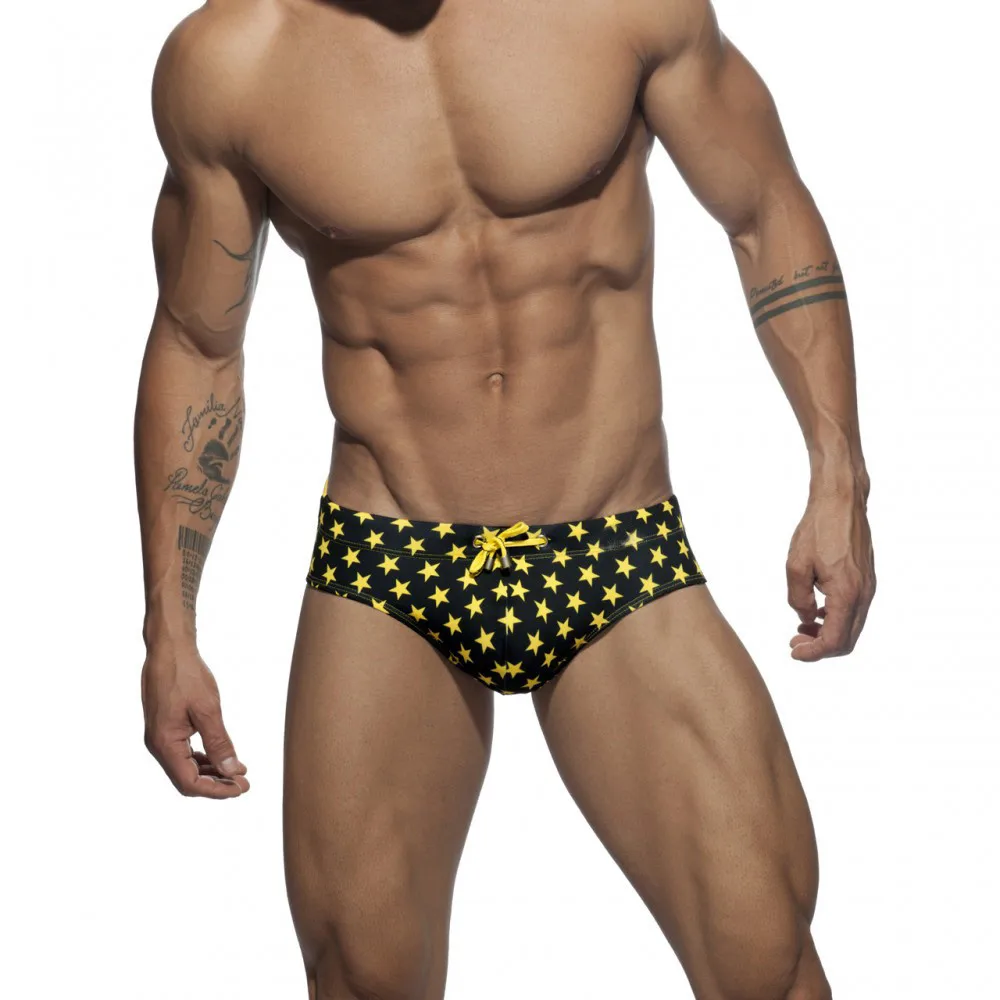 Print Mens Swimsuit Sexy Swimwear Trunks Triangle Swimming Briefs Brave Person Low Waist Bathing Suit Fashion Shorts Pants 2020
Print Mens Swimsuit Sexy Swimwear Trunks Triangle Swimming Briefs Brave Person Low Waist Bathing Suit Fashion Shorts Pants 2020