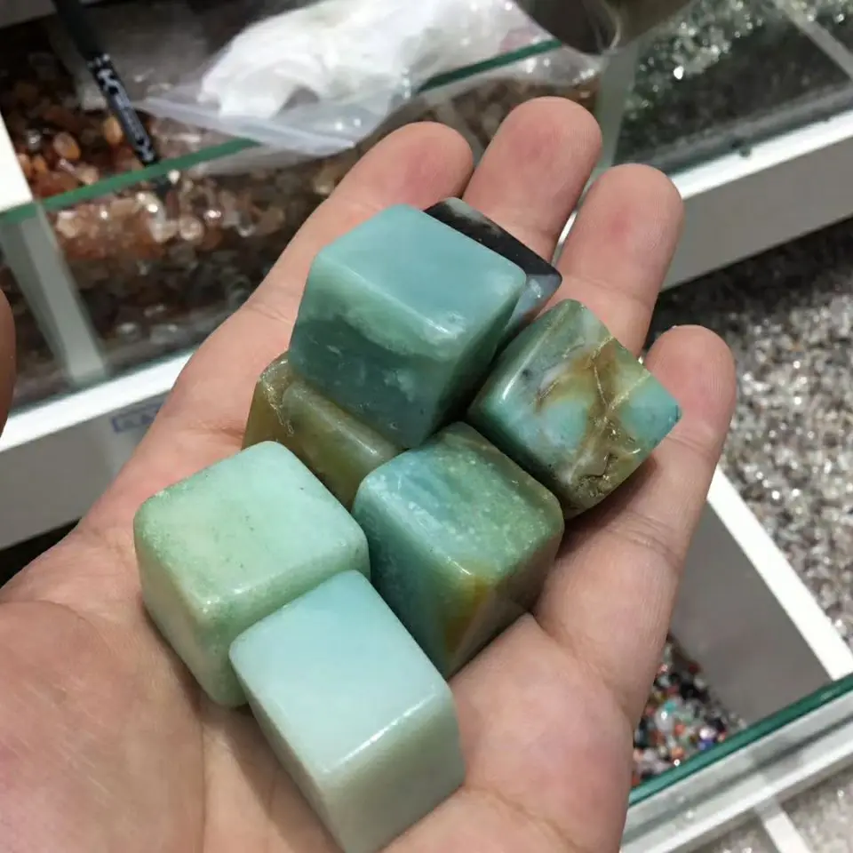 Natural Amazon block stone stone cube gravel stone original stone particle crystal stone Degaussing stone large particles
Natural Amazon block stone stone cube gravel stone original stone particle crystal stone Degaussing stone large particles