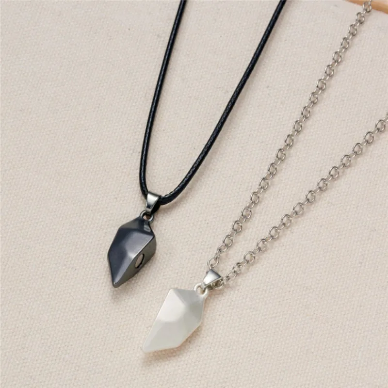 Love Magnet Couple Necklace A Pair of Simple and Creative Wish Stone Heart Broken Splicing Pendant Clavicle Chain
Love Magnet Couple Necklace A Pair of Simple and Creative Wish Stone Heart Broken Splicing Pendant Clavicle Chain