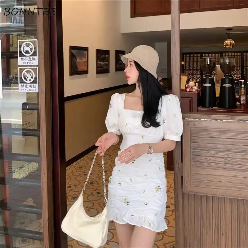 Short Puff Sleeve Dress Women French Tunic Square Collar Mini Trumpet Flower Sweet Girlish Casual Design Summer White Vintage
Short Puff Sleeve Dress Women French Tunic Square Collar Mini Trumpet Flower Sweet Girlish Casual Design Summer White Vintage