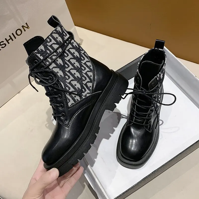 Lace Up Ankle Boots for Women Luxury Brand Boots High Quality Chelsea Casual Boots Female Women Shoes Platform Martens Designer
Lace Up Ankle Boots for Women Luxury Brand Boots High Quality Chelsea Casual Boots Female Women Shoes Platform Martens Designer