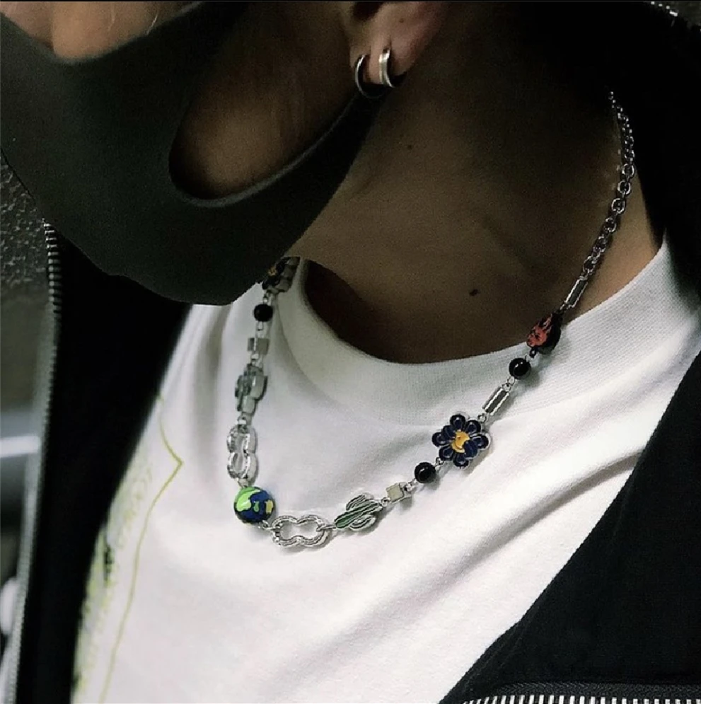 EDY 2022 New SALUTE ACADEMY Hip Hop Punk Cactus Horseshoe Niche Design Cool Necklace For Men Women Girls Party Rapper Jewelry
EDY 2022 New SALUTE ACADEMY Hip Hop Punk Cactus Horseshoe Niche Design Cool Necklace For Men Women Girls Party Rapper Jewelry