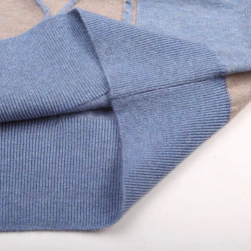 Blue patchwork pattern sweater two piece set fashion warm turtleneck tops and knitted wide leg pant suit 2020 fall casual wear
Blue patchwork pattern sweater two piece set fashion warm turtleneck tops and knitted wide leg pant suit 2020 fall casual wear